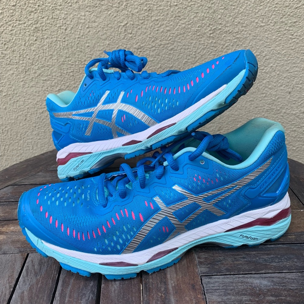 WOMEN’S 7.5 ASICS - GEL KAYANO 23 - FlyteFoam